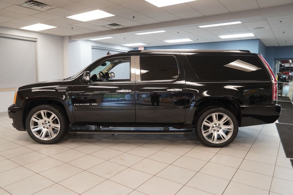 2013 Cadillac Escalade ESV Premium (AWD)
