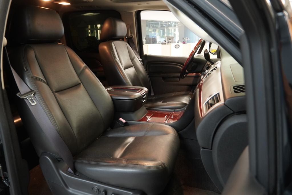 2013 Cadillac Escalade ESV Premium (AWD)