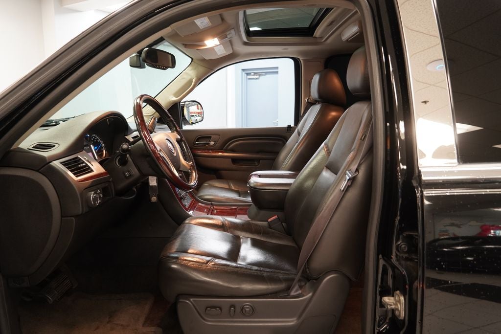 2013 Cadillac Escalade ESV Premium (AWD)