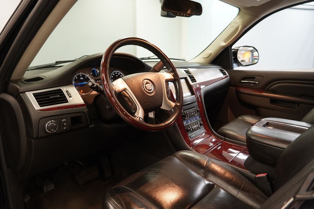 2013 Cadillac Escalade ESV Premium (AWD)