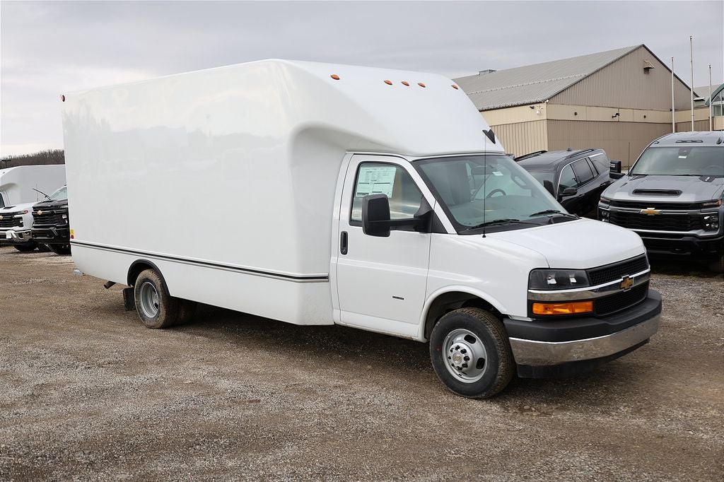 2026 Chevrolet Express 3500 Work Van Cutaway