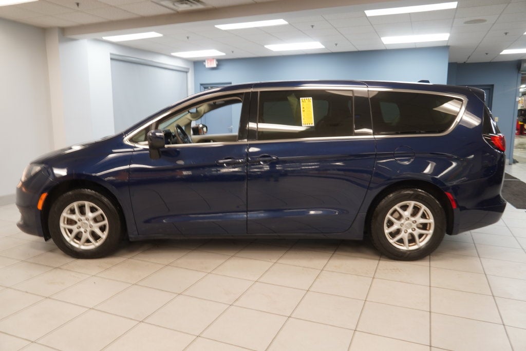 2017 Chrysler Pacifica Touring ( PRE-AUCTION SPECIAL )