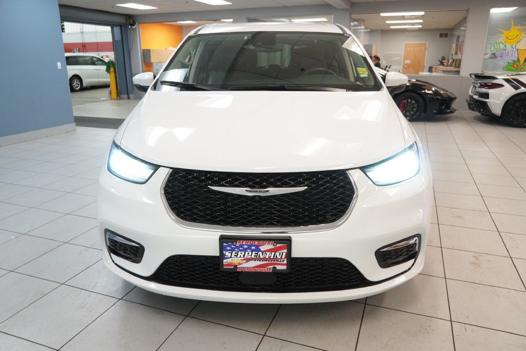 2023 Chrysler Pacifica Hybrid Touring L