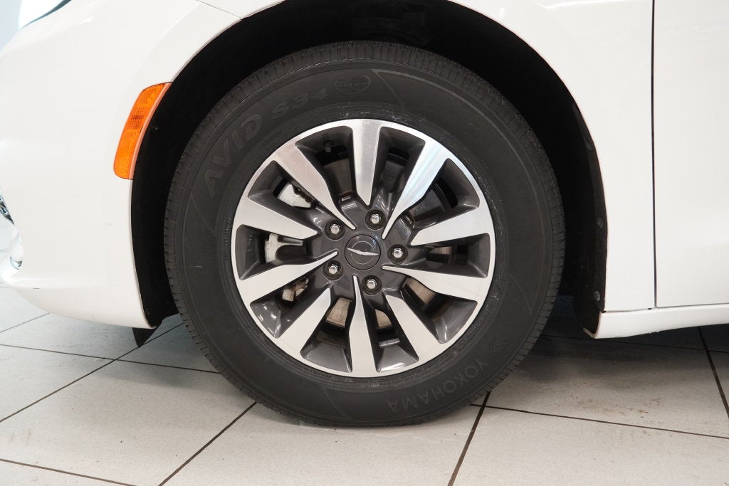 2023 Chrysler Pacifica Hybrid Touring L