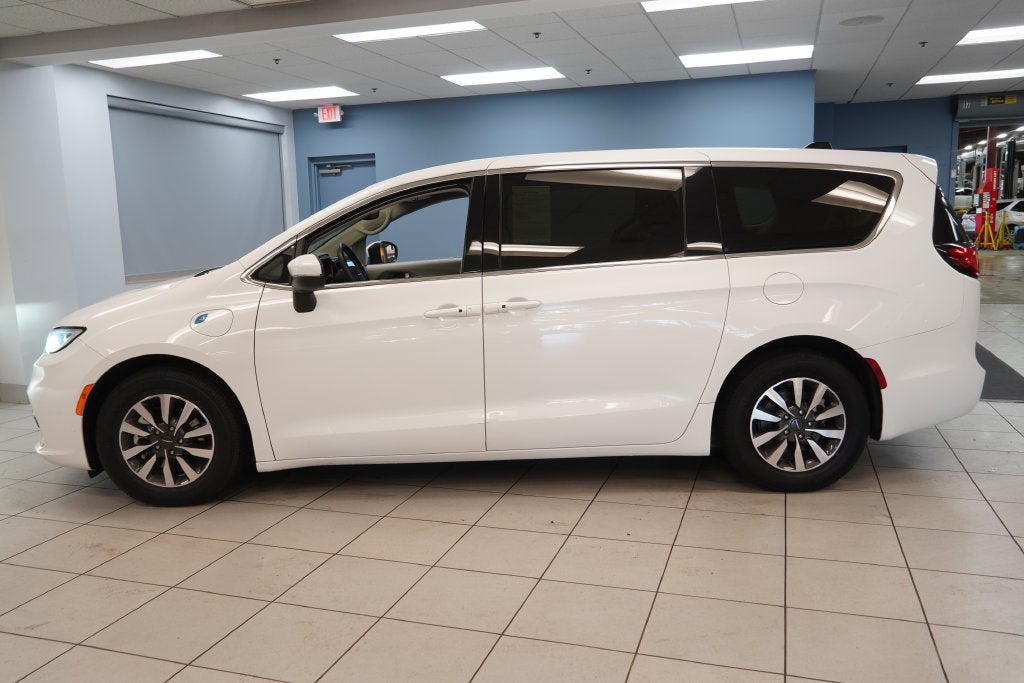2023 Chrysler Pacifica Hybrid Touring L