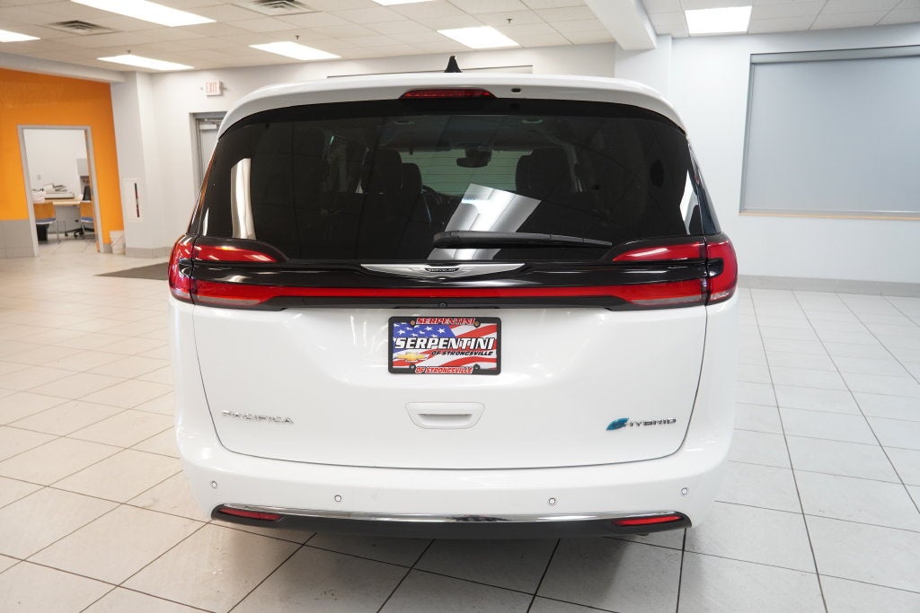2023 Chrysler Pacifica Hybrid Touring L