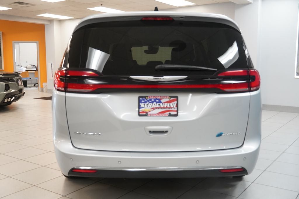 2024 Chrysler Pacifica Hybrid Select