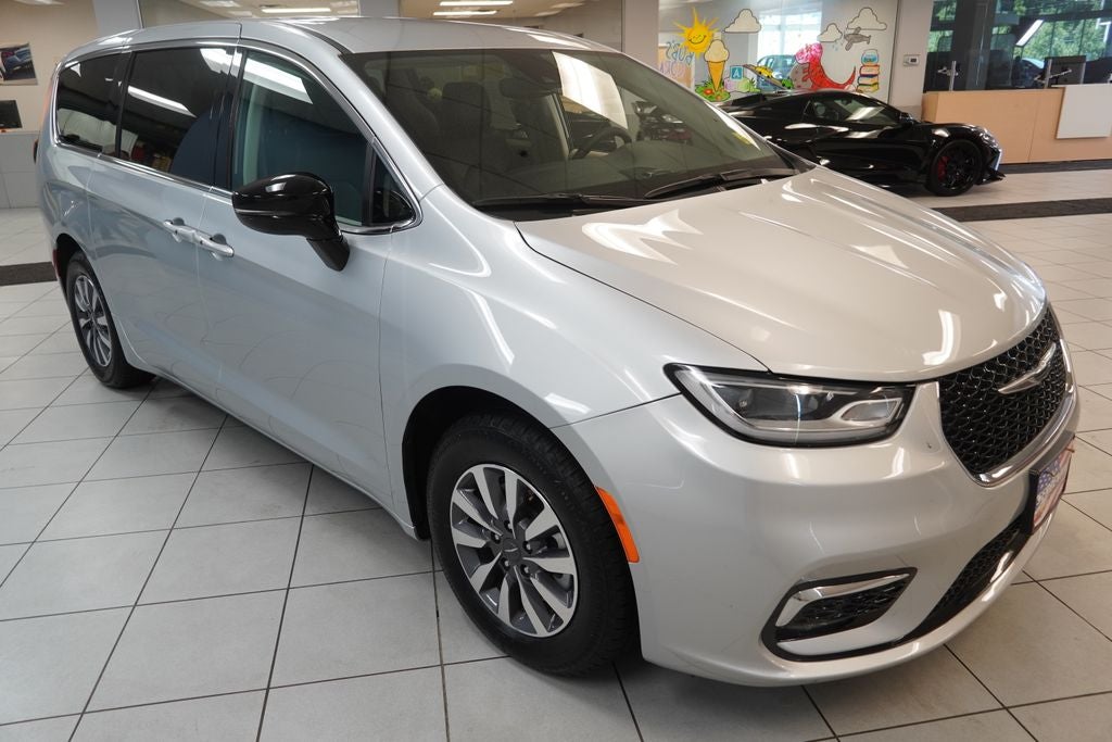 2024 Chrysler Pacifica Hybrid Select