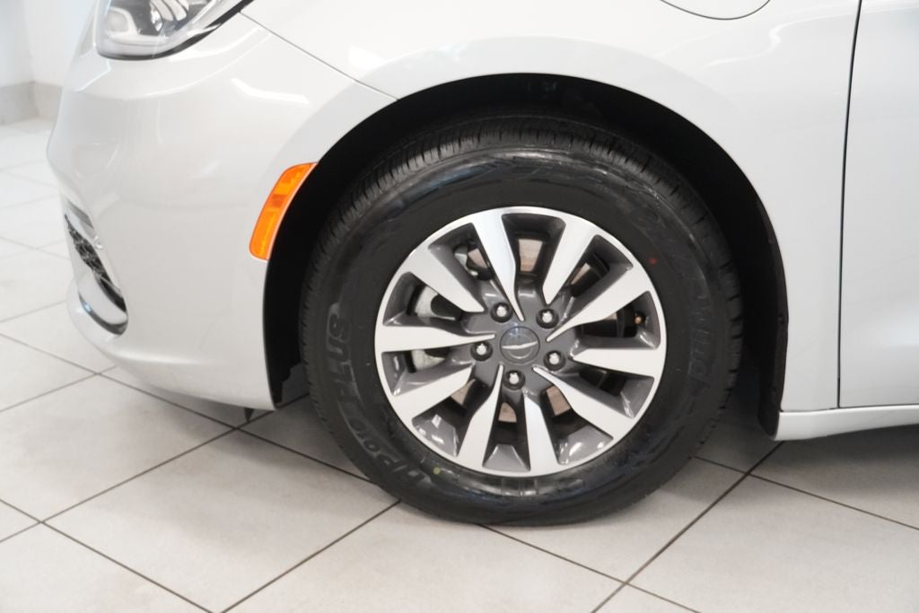 2024 Chrysler Pacifica Hybrid Select