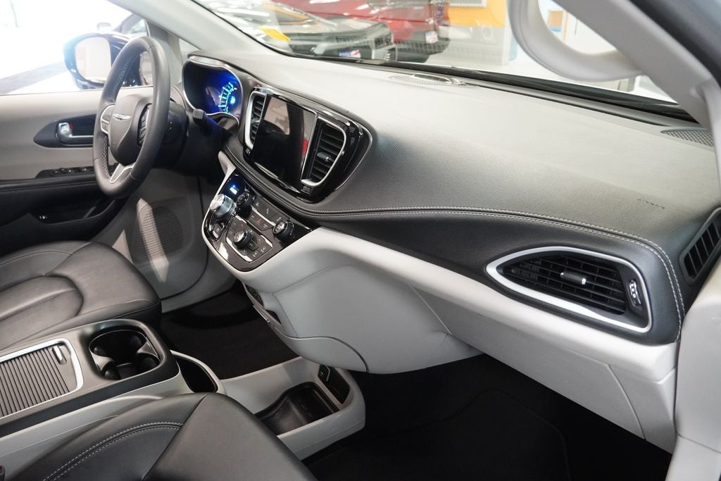 2024 Chrysler Pacifica Hybrid Select