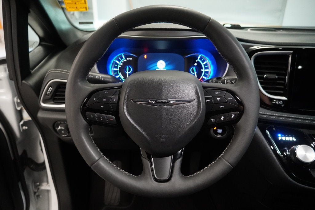2024 Chrysler Pacifica Hybrid Select S Appearance