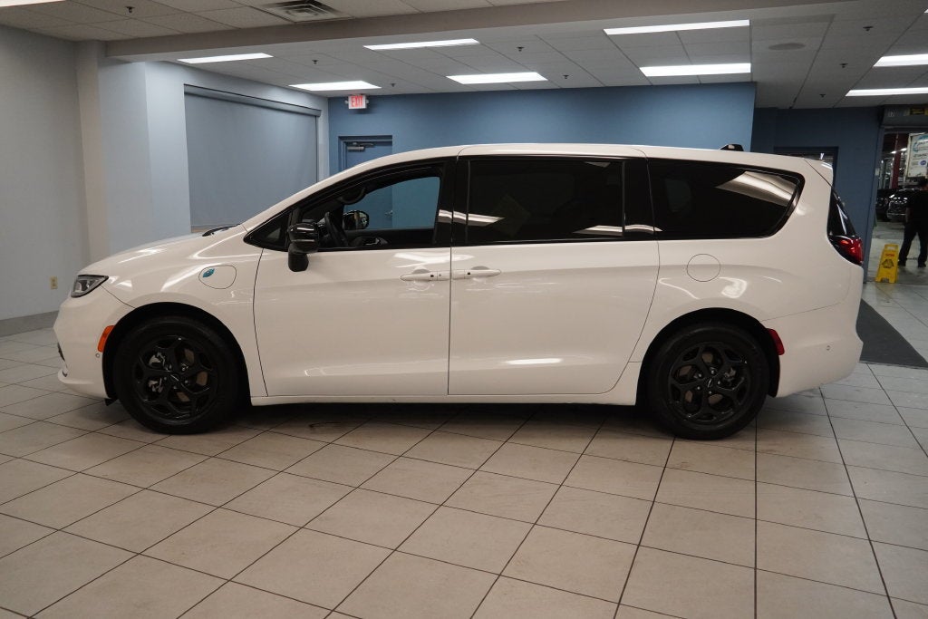 2024 Chrysler Pacifica Hybrid Select S Appearance