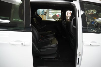 2024 Chrysler Pacifica Hybrid Select S Appearance