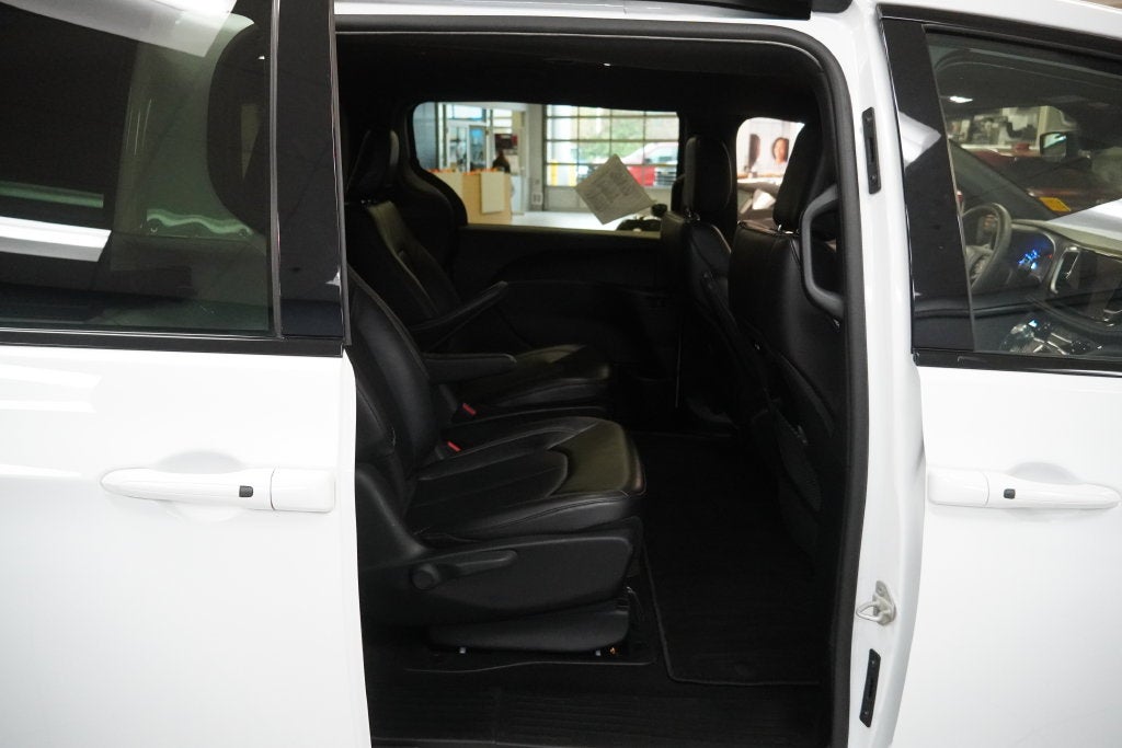 2024 Chrysler Pacifica Hybrid Select S Appearance