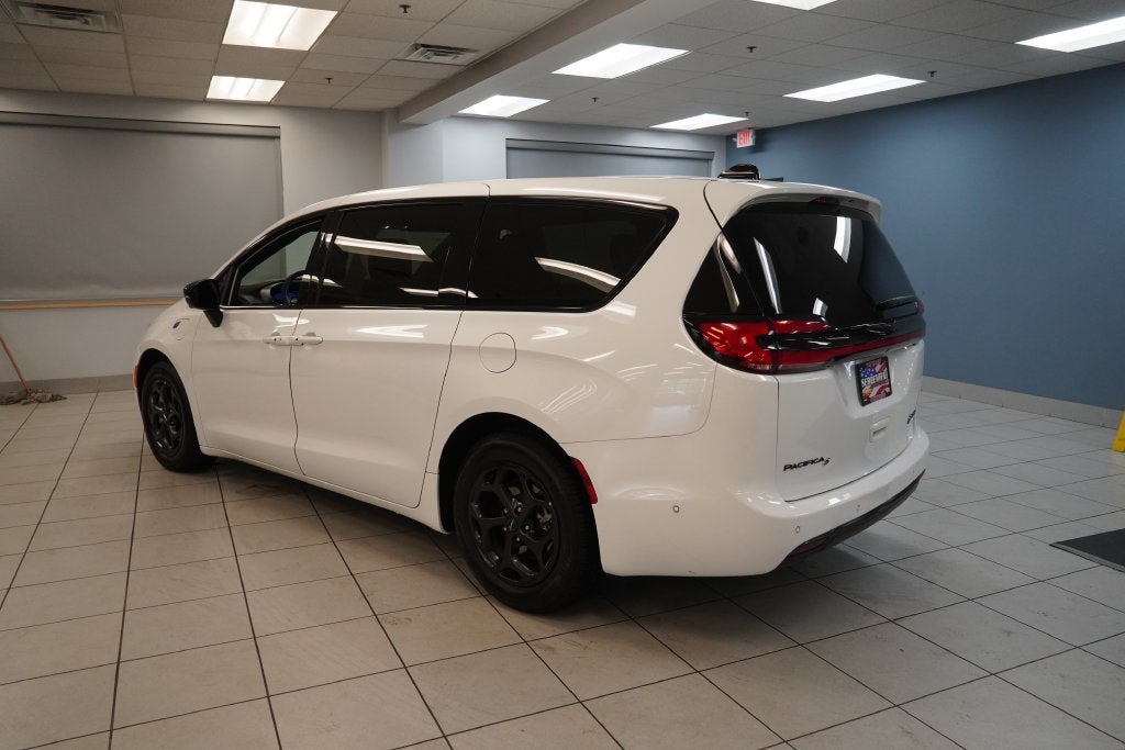 2024 Chrysler Pacifica Hybrid Select S Appearance
