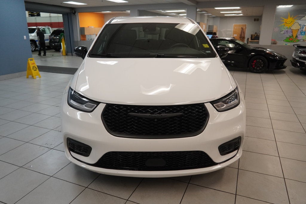 2024 Chrysler Pacifica Hybrid Select S Appearance