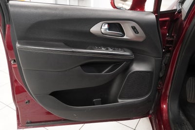 2020 Chrysler Pacifica Launch Edition (AWD)