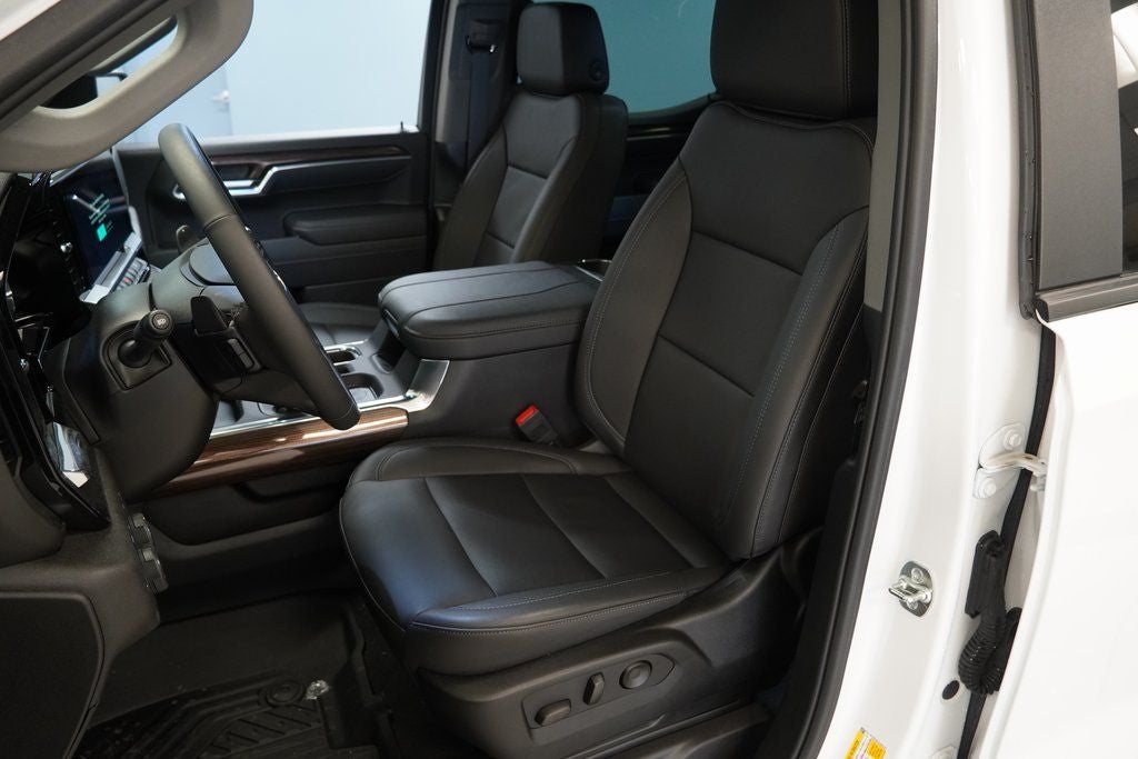 2025 Chevrolet Silverado 1500 LT LT1