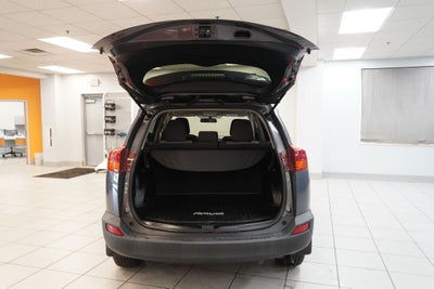 2015 Toyota RAV4 LE ( AWD )