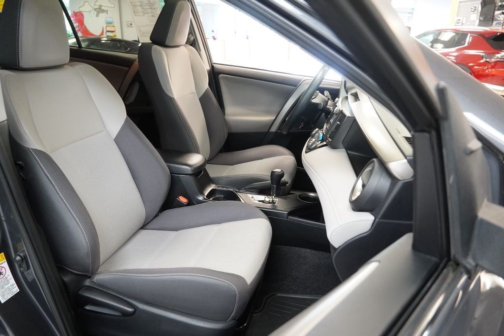 2015 Toyota RAV4 XLE ( AWD )