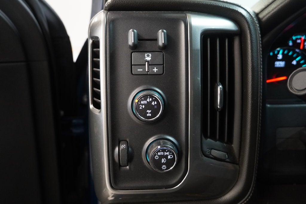 2015 Chevrolet Silverado 1500 LTZ 1LZ CREW CAB 4X4