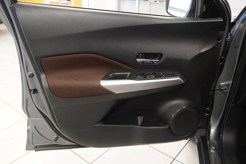 2019 Nissan Kicks SR
