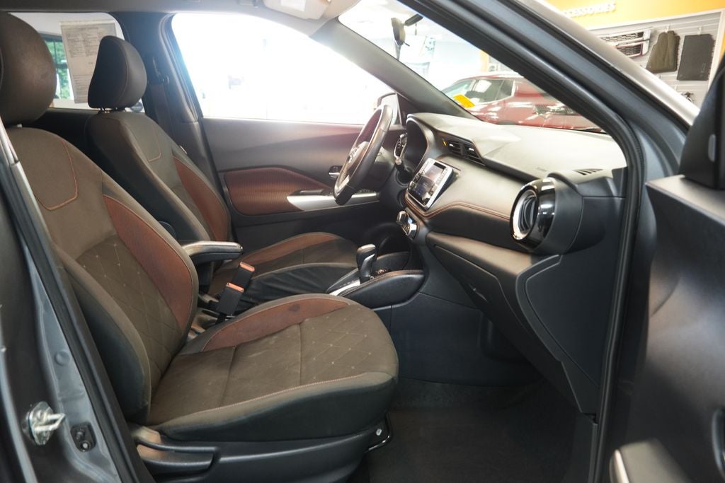 2019 Nissan Kicks SR