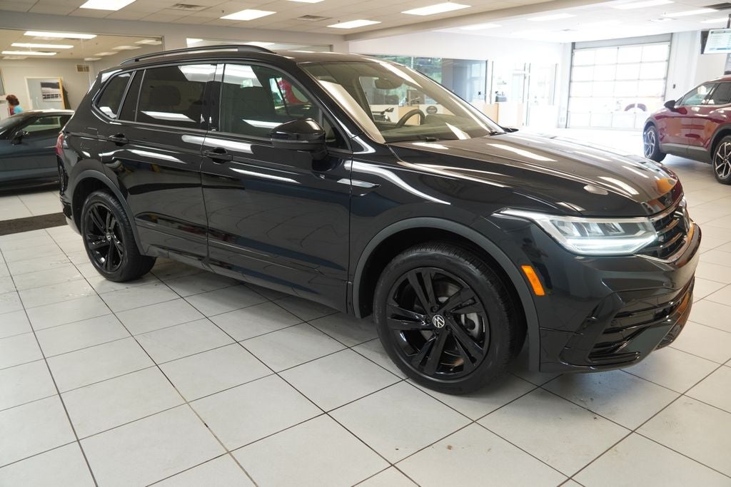 2023 Volkswagen Tiguan 2.0T SE R-Line Black (AWD)