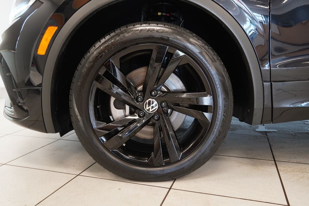 2023 Volkswagen Tiguan 2.0T SE R-Line Black (AWD)