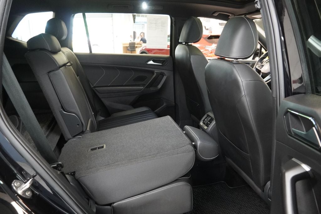 2023 Volkswagen Tiguan 2.0T SE R-Line Black (AWD)