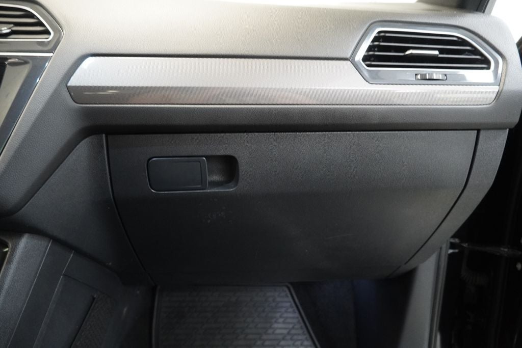 2023 Volkswagen Tiguan 2.0T SE R-Line Black (AWD)