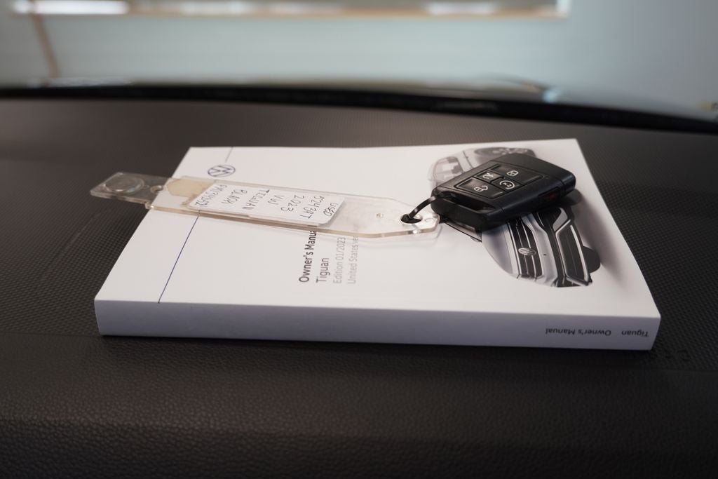 2023 Volkswagen Tiguan 2.0T SE R-Line Black (AWD)