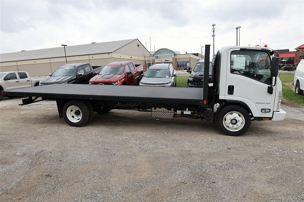 2025 Chevrolet 5500 XG LCF Gas Base