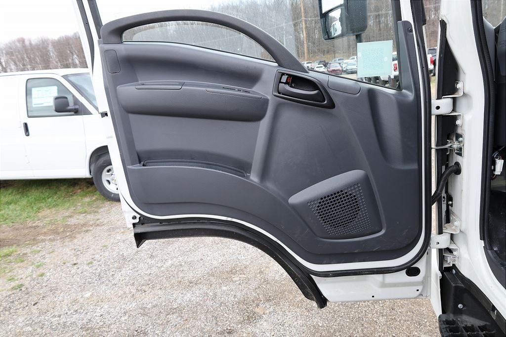 2025 Chevrolet 5500 XG LCF Gas Base