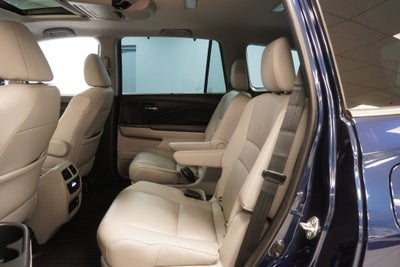 2021 Honda Pilot Touring 7 Passenger ( AWD )