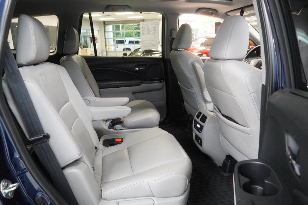 2021 Honda Pilot Touring 7 Passenger ( AWD )