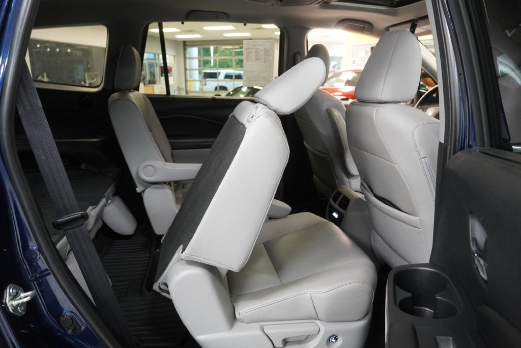 2021 Honda Pilot Touring 7 Passenger ( AWD )