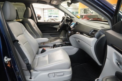 2021 Honda Pilot Touring 7 Passenger ( AWD )