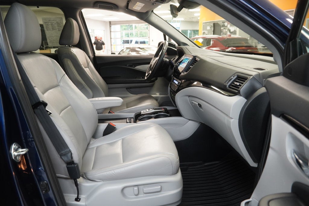 2021 Honda Pilot Touring 7 Passenger ( AWD )