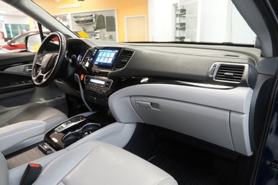 2021 Honda Pilot Touring 7 Passenger ( AWD )