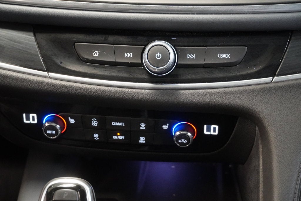 2019 Buick Enclave Essence (AWD)