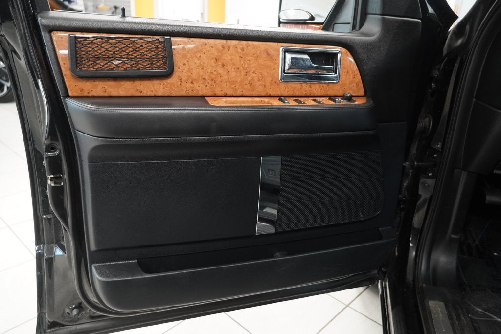 2015 Lincoln Navigator L Base 4WD ( CONVERSION )