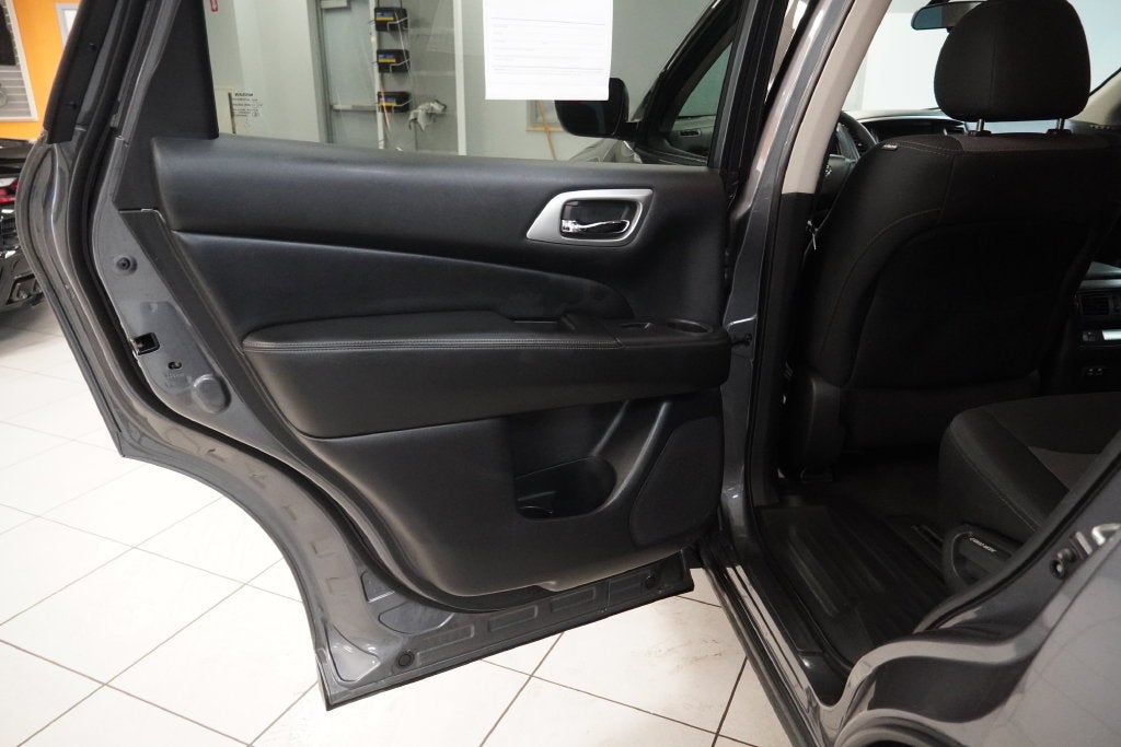 2019 Nissan Pathfinder S ( 4WD )