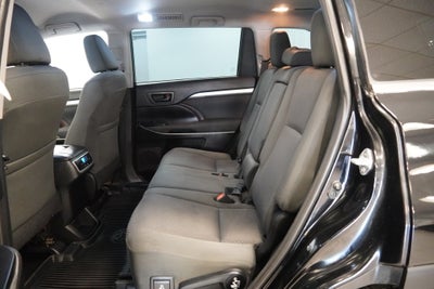 2019 Toyota Highlander LE ( AWD )