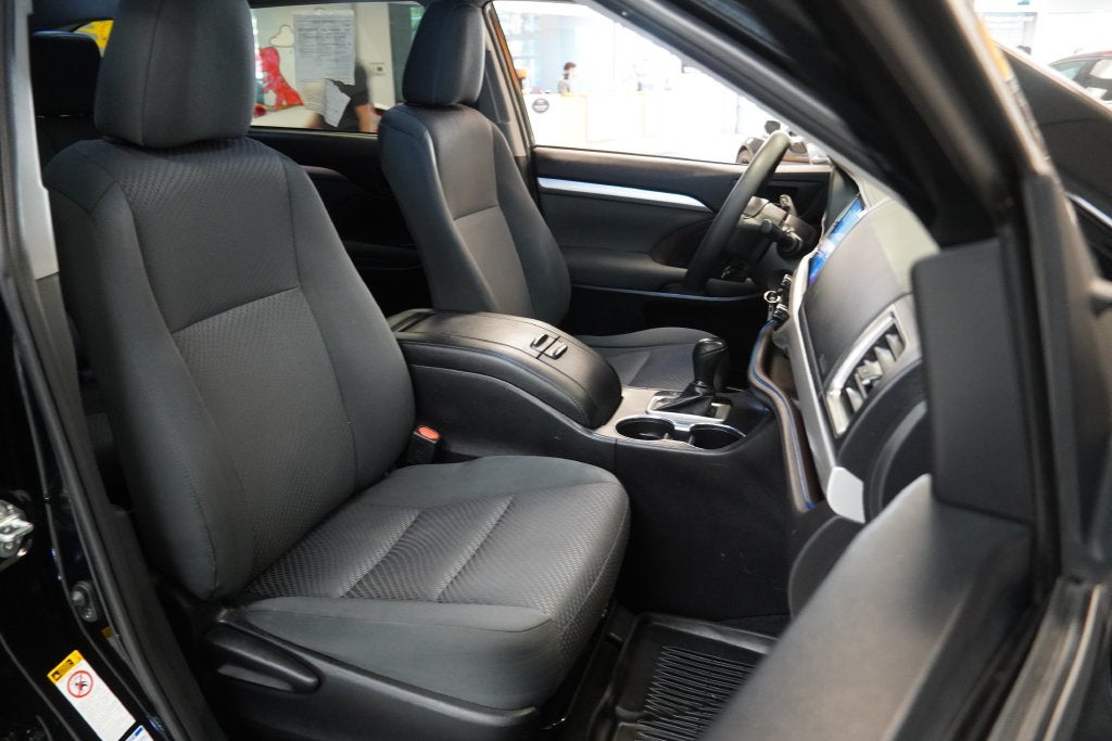2019 Toyota Highlander LE ( AWD )