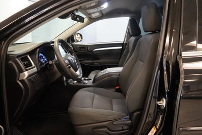 2019 Toyota Highlander LE ( AWD )
