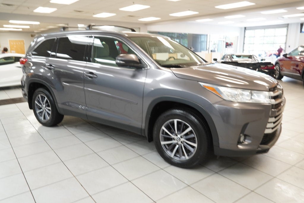 2019 Toyota Highlander XLE ( AWD )