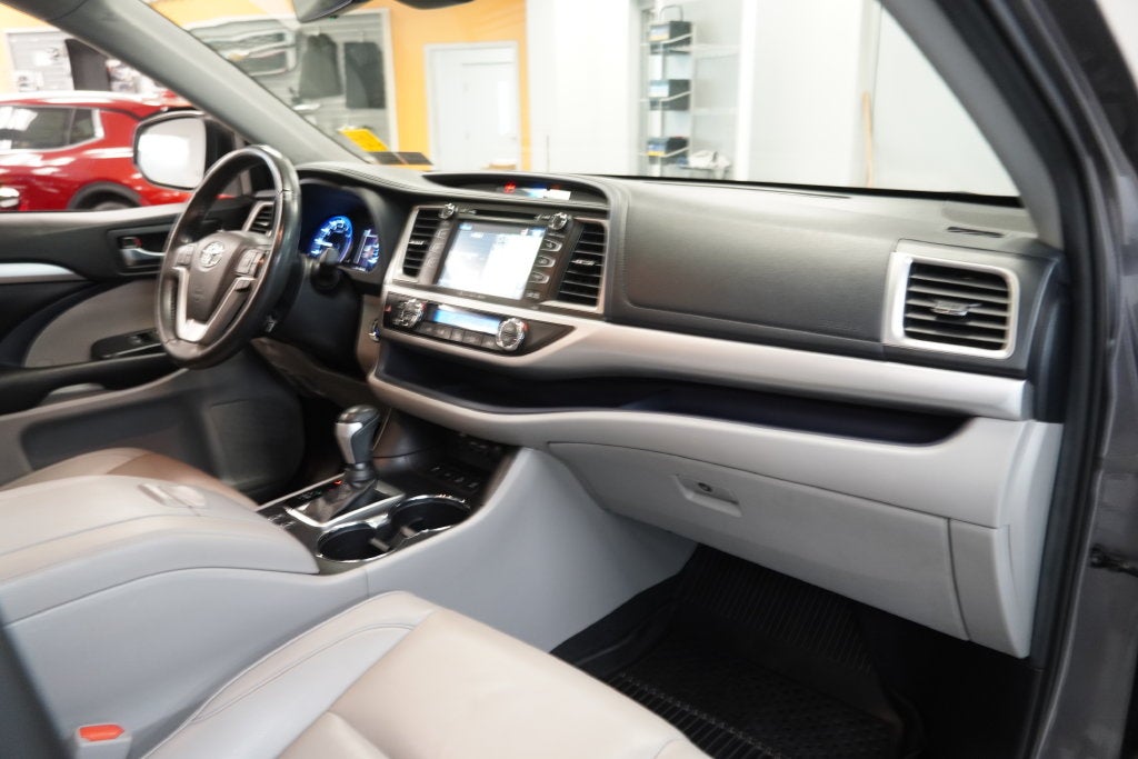2019 Toyota Highlander XLE ( AWD )