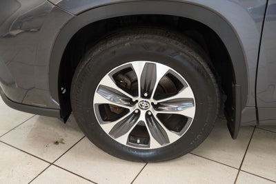 2024 Toyota Highlander XLE ( AWD )