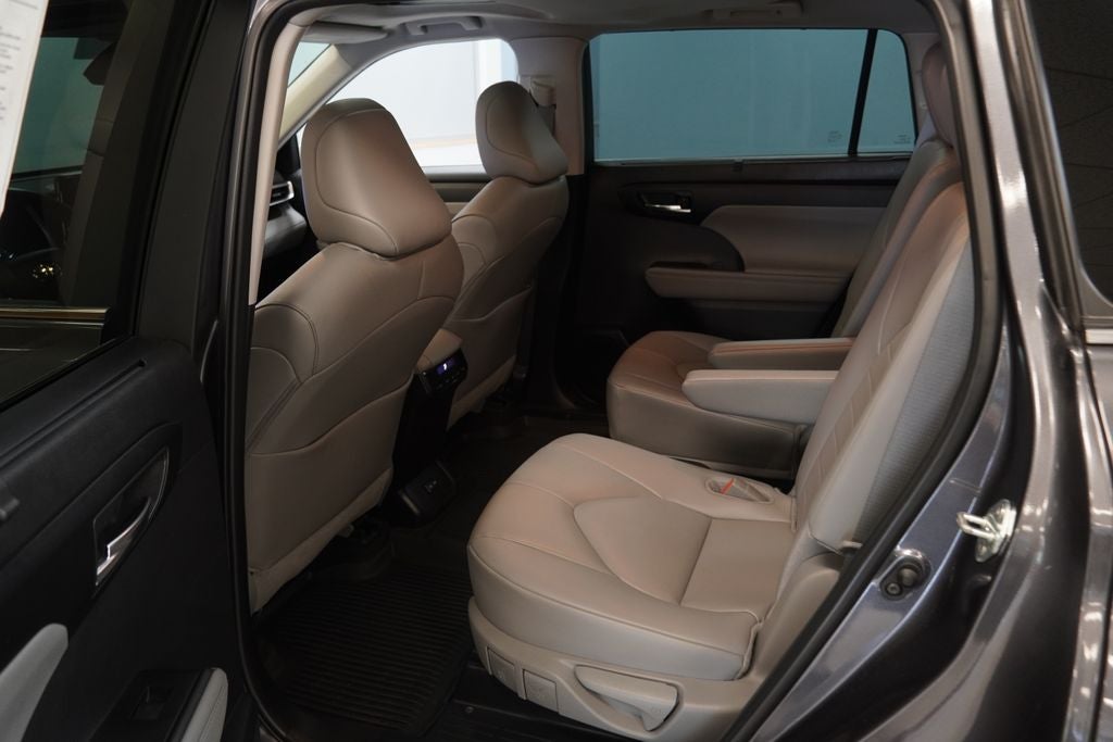2024 Toyota Highlander XLE ( AWD )